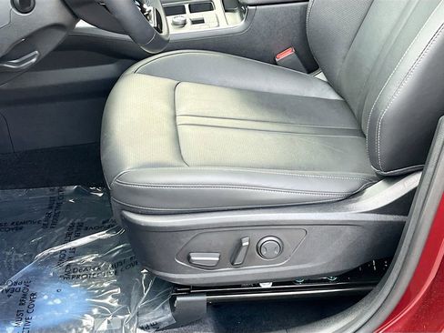 Certified 2025 Kia Sorento S w/ Panoramic Sunroof Package image 12