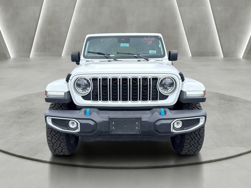 Used 2024 Jeep Wrangler Unlimited Sahara AWD/4WD image 2