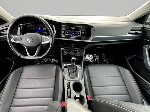Used 2024 Volkswagen Jetta SE FWD image 7