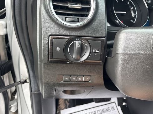 Used 2014 Chevrolet Captiva Sport LT FWD image 18