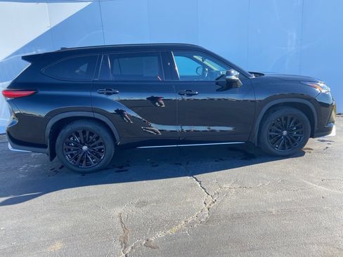 Certified 2023 Toyota Highlander XSE image 13