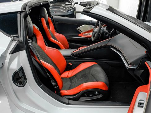 Used 2021 Chevrolet Corvette Stingray Preferred Cpe w/ Z51 Performance Package RWD image 39