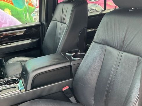 Used 2017 Lincoln Navigator Reserve image 18