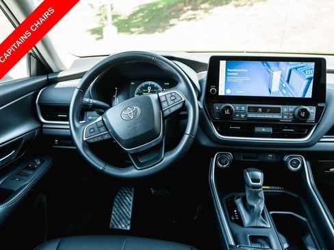 Certified 2025 Toyota Grand Highlander FWD image 12