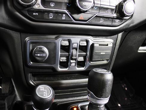 Used 2020 Jeep Wrangler Unlimited Sport AWD/4WD image 30