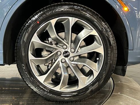 New 2026 Lincoln Aviator AWD image 11