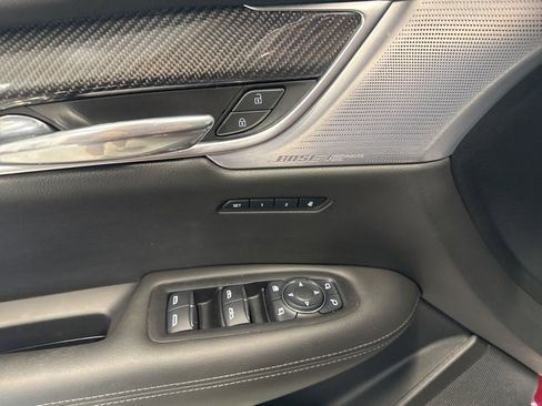 Used 2024 Cadillac XT6 Sport image 41