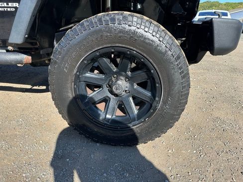 Used 2016 Jeep Wrangler Unlimited Sport w/ Connectivity Group image 27