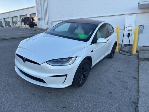 Used 2022 Tesla Model X image 6