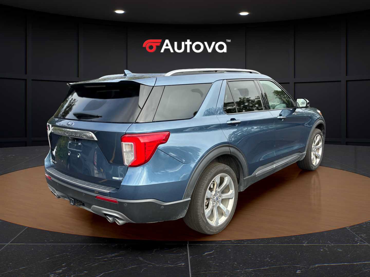 Used 2020 Ford Explorer Platinum w/ Premium Technology Package AWD/4WD image 3