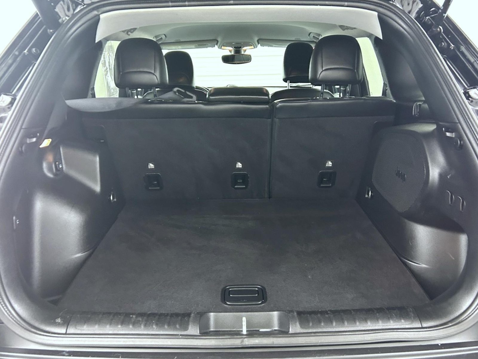 Used 2019 Jeep Cherokee Limited AWD/4WD image 22