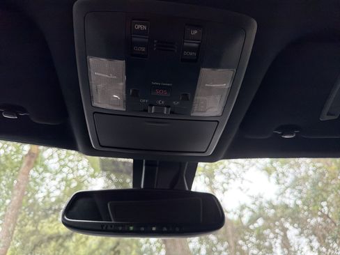 Used 2015 Lexus CT 200h w/ Navigation Package FWD image 28