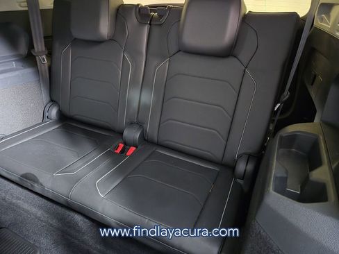 Used 2018 Volkswagen Tiguan SEL Premium image 15