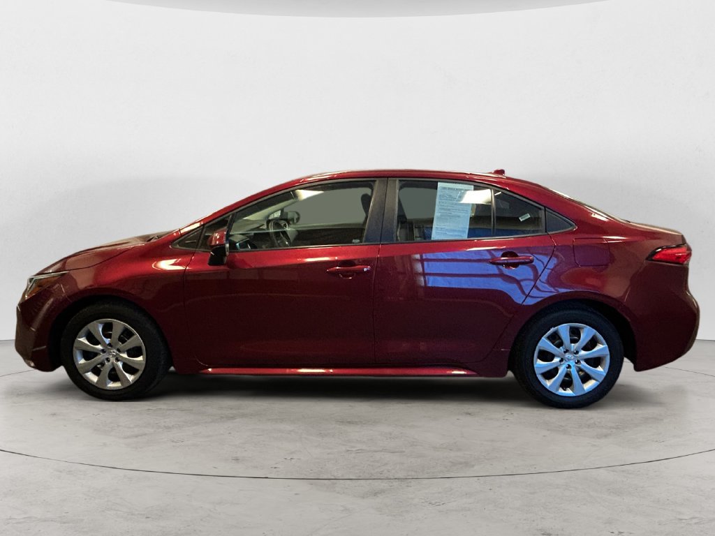 Used 2025 Toyota Corolla LE FWD image 2