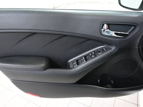 Used 2015 Kia Forte EX FWD image 20