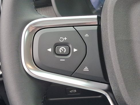 New 2025 Volvo XC40 B5 Plus w/ Protection Package Premier image 14