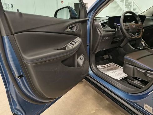 Used 2025 Buick Encore GX Sport Touring w/ Advanced Technology Package FWD image 9