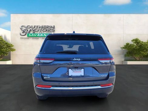 Used 2025 Jeep Grand Cherokee Laredo X AWD/4WD image 4