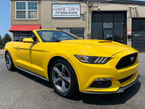 Used 2015 Ford Mustang Convertible w/ Equipment Group 051A RWD image 39