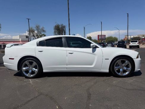 Used 2013 Dodge Charger R/T RWD image 2