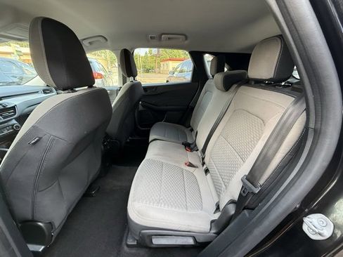 Used 2022 Ford Escape SE image 15
