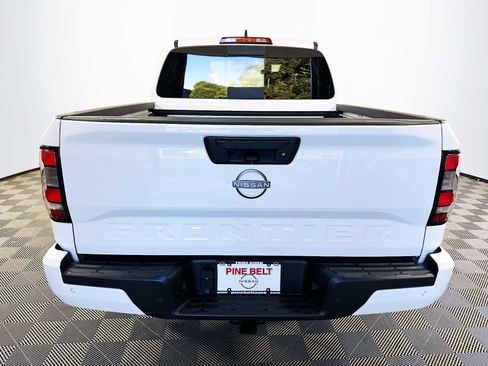 Used 2025 Nissan Frontier SV w/ SV Convenience Package image 5