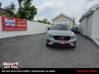 Used 2024 Volvo XC40 B5 Plus w/ Climate Package