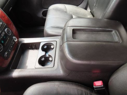 Used 2009 Chevrolet Silverado 2500 LTZ w/ Safety Package AWD/4WD image 27