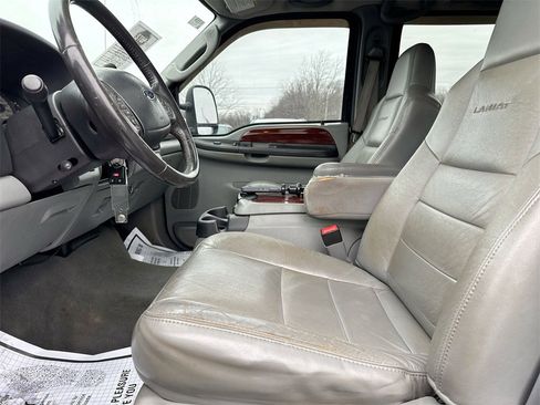 Used 2005 Ford F250 Lariat image 18