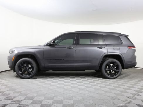 Used 2025 Jeep Grand Cherokee L Limited w/ Black Appearance Package image 6