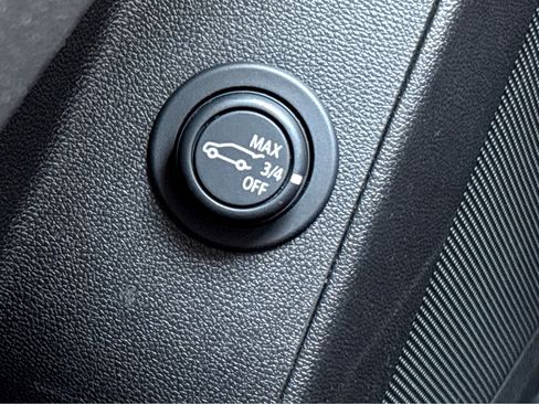 Used 2021 Chevrolet Equinox LT image 30