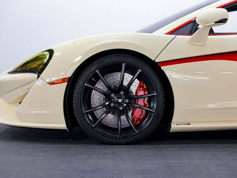 Used 2019 McLaren 570S Spider image 4