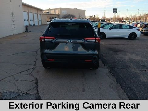 Used 2019 Toyota RAV4 XLE image 6
