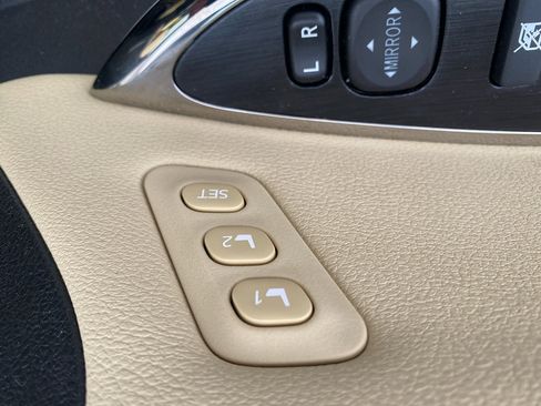 Used 2017 Toyota Avalon Limited image 14