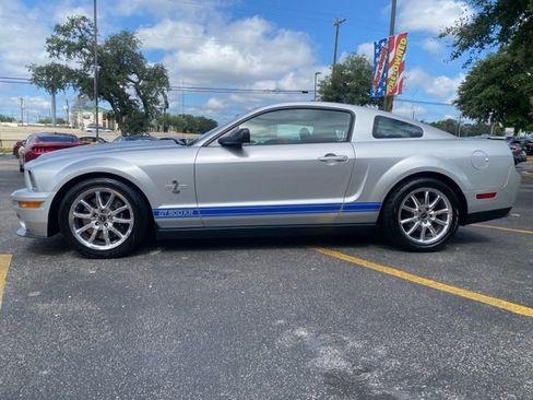 Used 2009 Ford Mustang Shelby GT500 RWD image 2