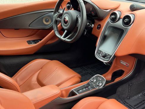 Used 2016 McLaren 570S Coupe image 31