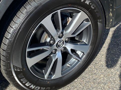 Used 2017 Toyota RAV4 XLE image 19