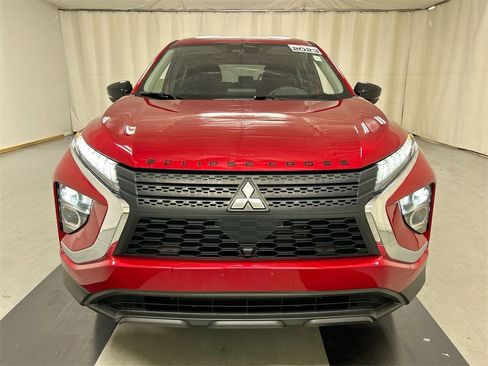 Used 2023 Mitsubishi Eclipse Cross LE image 3