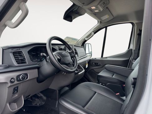 Used 2024 Ford Transit 250 Low Roof RWD image 9