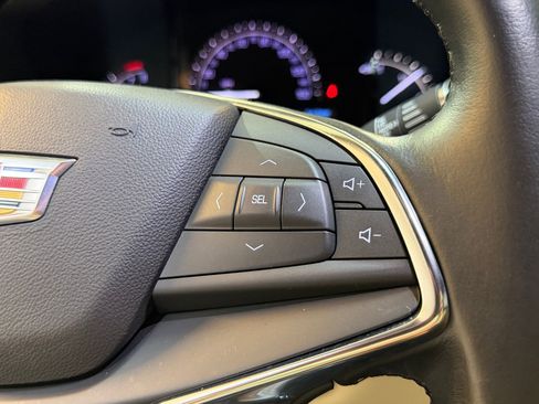 Used 2019 Cadillac XT5 FWD image 26