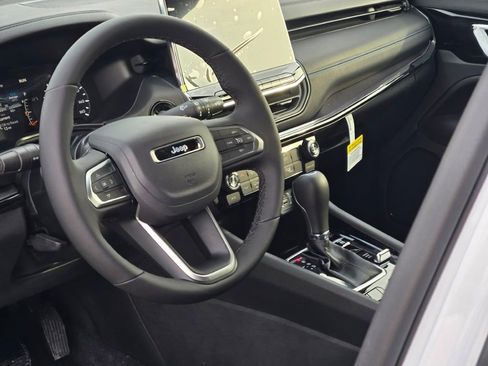 New 2026 Jeep Compass Latitude image 21