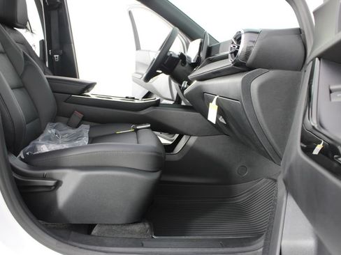 New 2027 Chevrolet Equinox LT w/ Convenience Package II FWD image 20