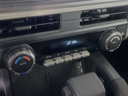 Used 2025 Toyota Tacoma TRD Off-Road AWD/4WD image 24
