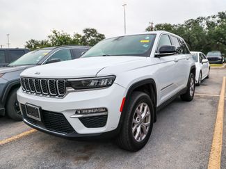Used 2022 Jeep Grand Cherokee Limited w/ MOPAR Finishing Package RWD video 1