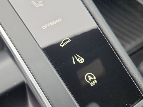 New 2026 Porsche Macan image 19