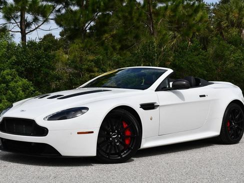 Used 2017 Aston Martin V12 Vantage S RWD image 20
