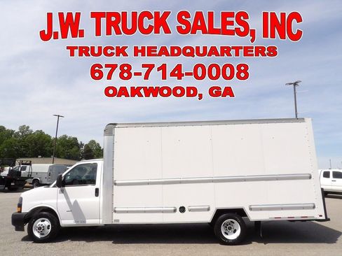 Used 2021 GMC Savana 3500 Extended w/ Power Convenience Package image 2