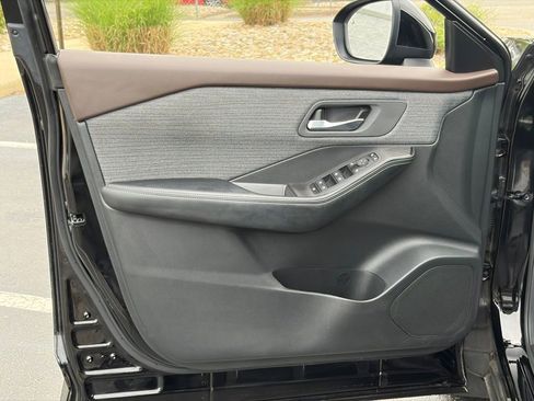 Used 2023 Nissan Rogue SV image 19