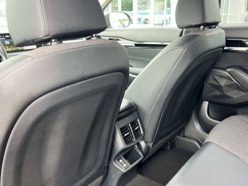 Used 2025 Kia Seltos S FWD image 19