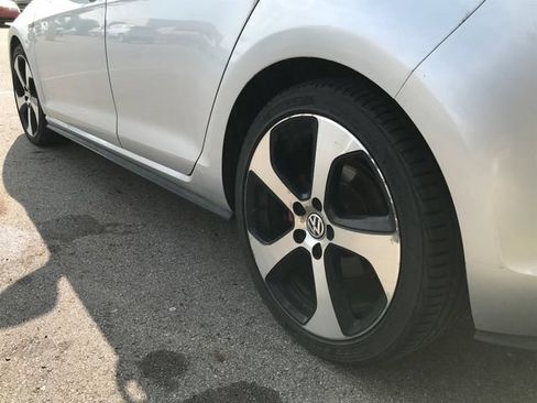 Used 2015 Volkswagen GTI 4-Door FWD image 10